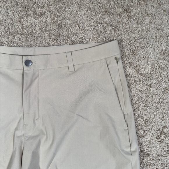 Lululemon Khaki Shorts Size 38 Commission Classic Fit Warpstreme 9” LM7B96S - Picture 3 of 9